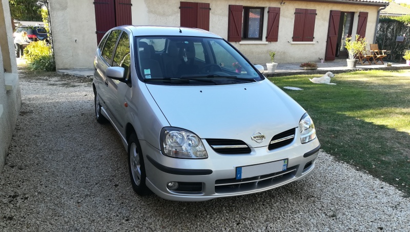 1538475486-800-x-452px-Nissan Almera Tino m3.jpg